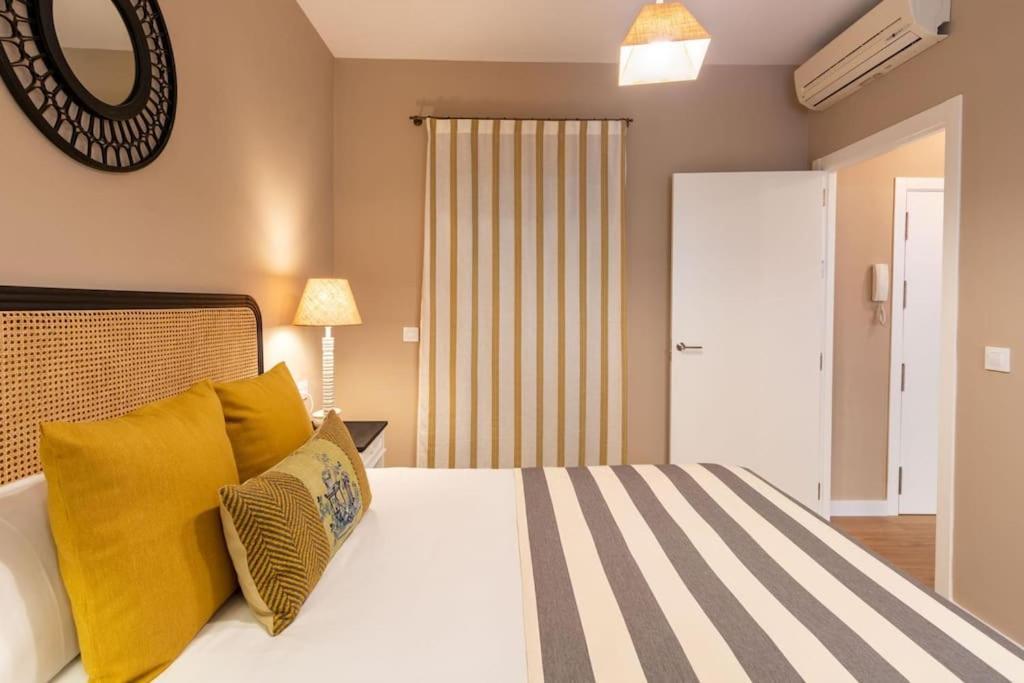 Plaza Nueva Deluxe Suite By Valcambre Seville Ngoại thất bức ảnh